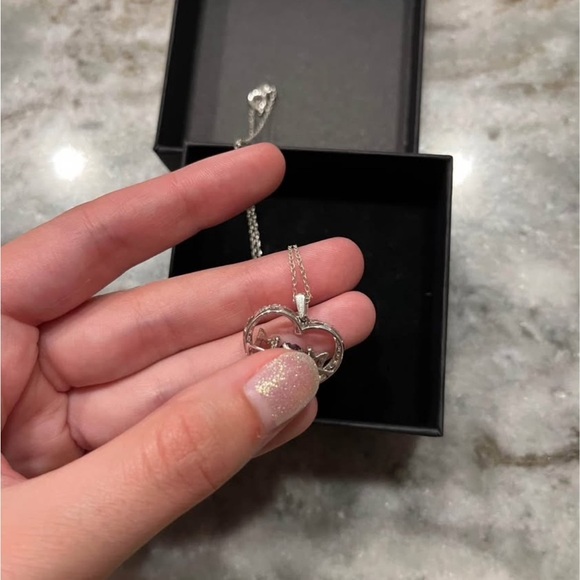 Sterling silver “MOM” necklace - Picture 3 of 6